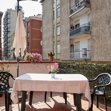 Terrazza Di Alfieri - Alloggio Con Terrazza Privata Nel Centro Di Asti Dış mekan fotoğraf