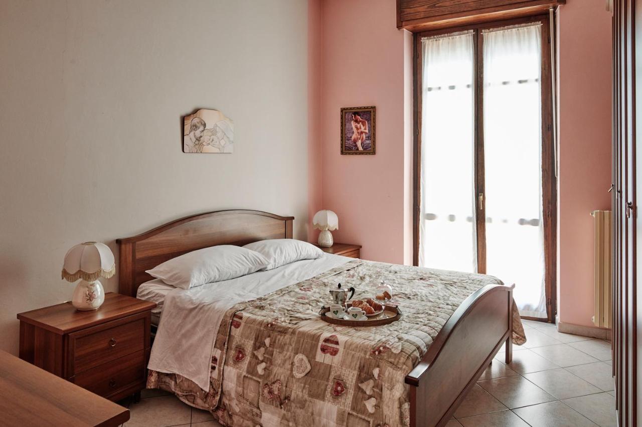 Terrazza Di Alfieri - Alloggio Con Terrazza Privata Nel Centro Di Asti Dış mekan fotoğraf