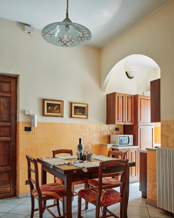 Terrazza Di Alfieri - Alloggio Con Terrazza Privata Nel Centro Di Asti Dış mekan fotoğraf
